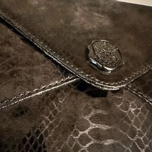 Vince Camuto Metallic Snake Embossed Envelope Clutch – Silver/Black